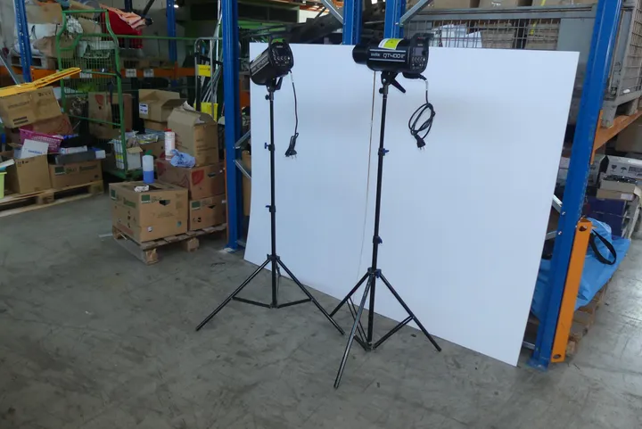 Godox - Studioblitzset mit Stativen und Hintergrund Modell: QT400 II